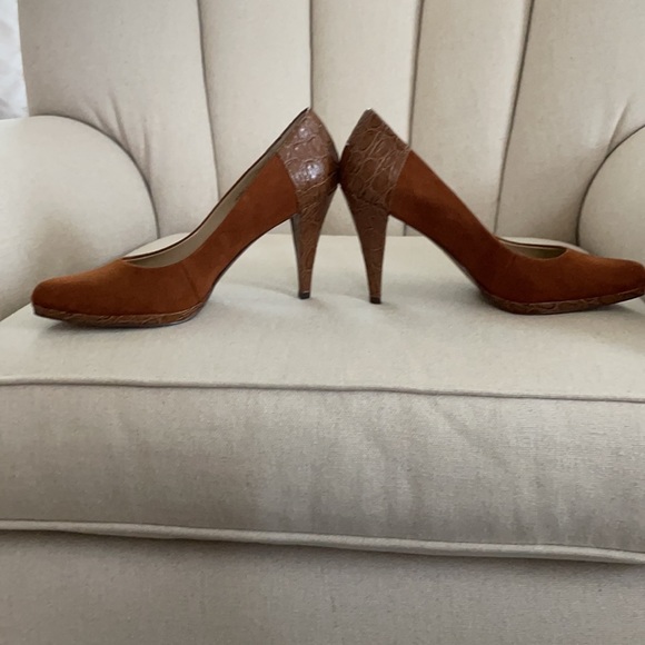 Rust suede pumps - Picture 7 of 7